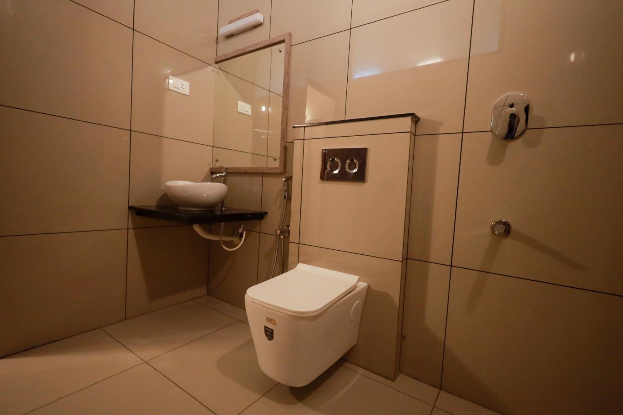 Serene Aqua Hills Kozhikode Otel Mennanyam Dış mekan fotoğraf