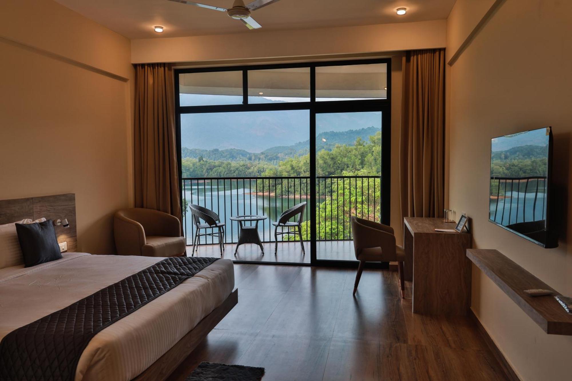 Serene Aqua Hills Kozhikode Otel Mennanyam Dış mekan fotoğraf