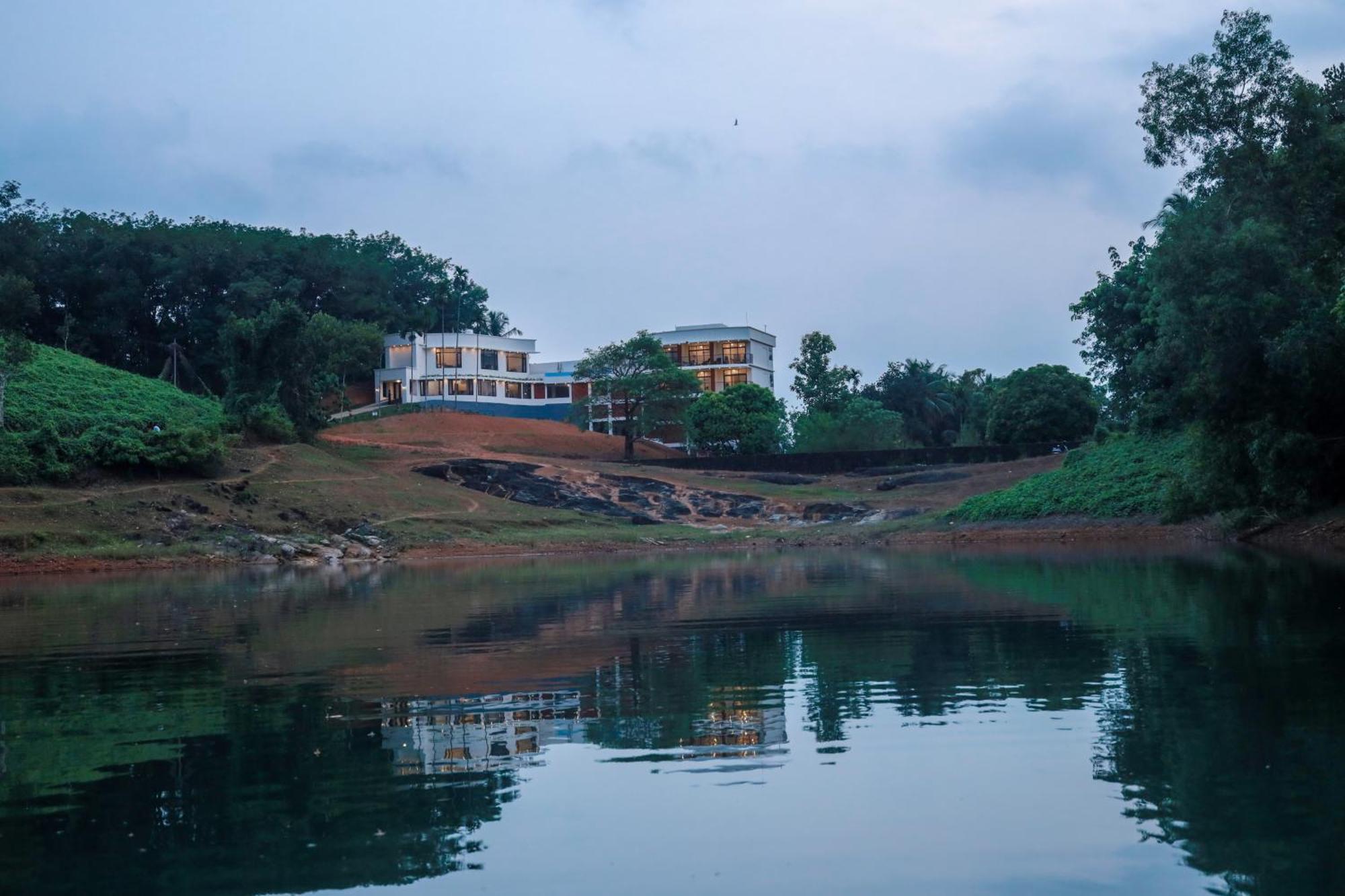 Serene Aqua Hills Kozhikode Otel Mennanyam Dış mekan fotoğraf
